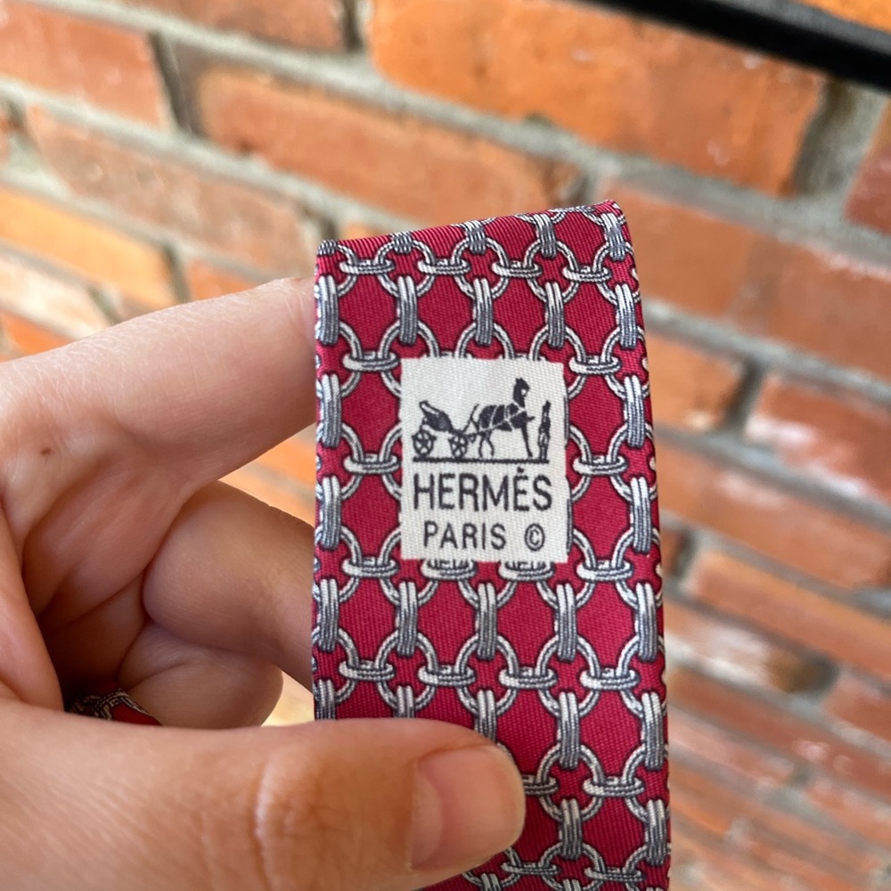 Hermes 100% Silk Tie Made in France Linked Chain - Picture 5 of 5